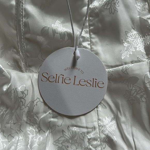 Selfie Leslie Paris Muse Gathered Bust Romper White Small - Picture 7 of 7